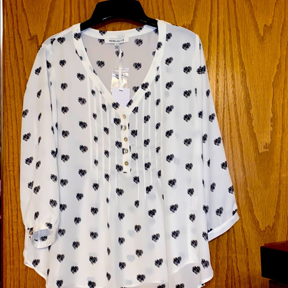 New Rise +Olive top/blouse